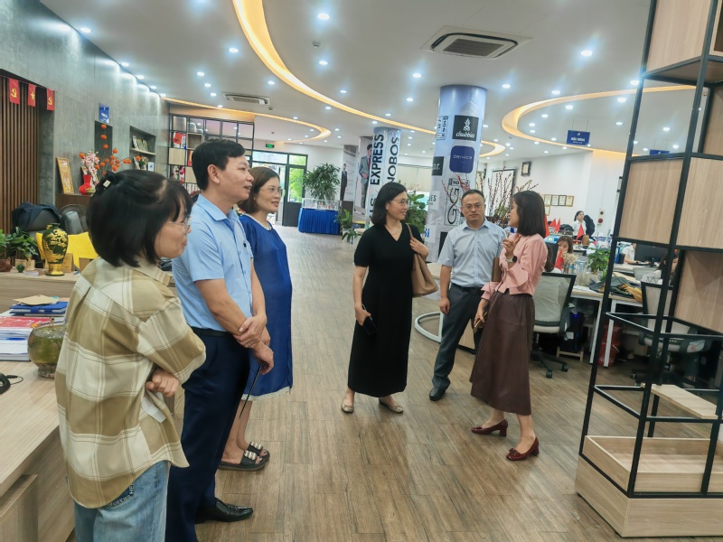 调研越南十号裁缝公司