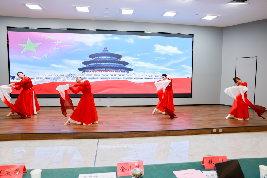 大学生艺术团表演节目